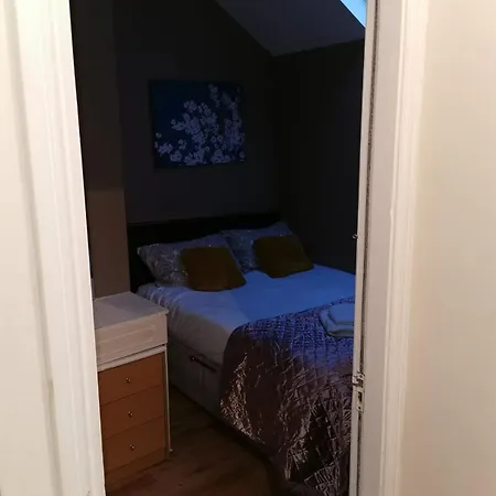 Sally 4 Apartment